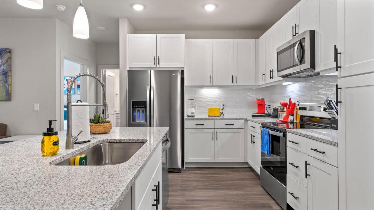 Luxury Central Apts - Free Parking, Gym, Fast Wifi Lägenhet Austin Exteriör bild