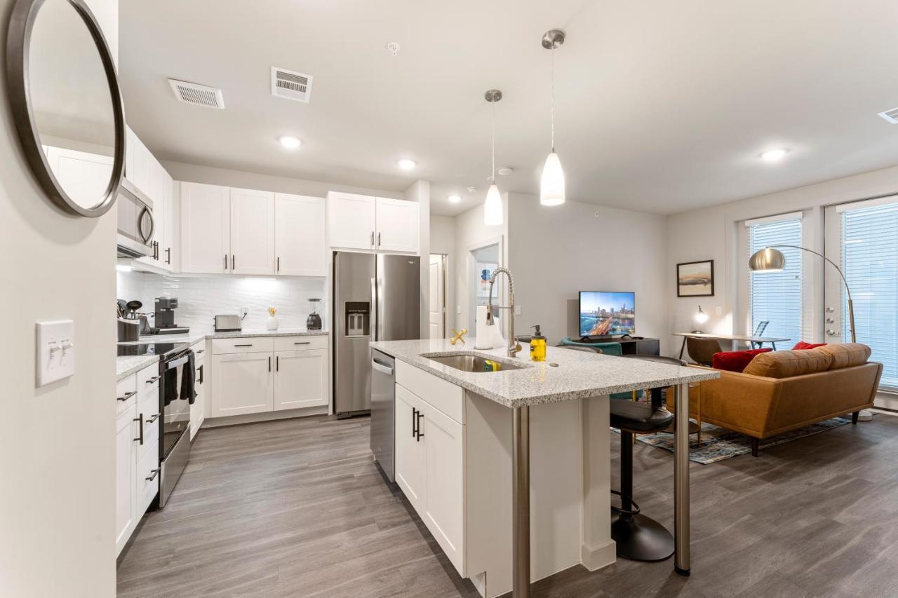 Luxury Central Apts - Free Parking, Gym, Fast Wifi Lägenhet Austin Exteriör bild